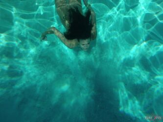 creampie under water. Photo #4